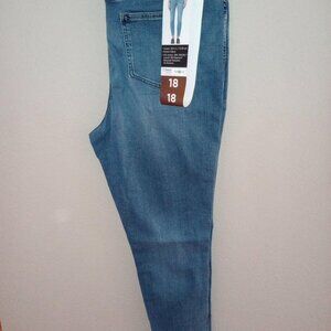 Kirkland Women's Plus Size 18 High Rise Light Blue Skinny Jeans NWT